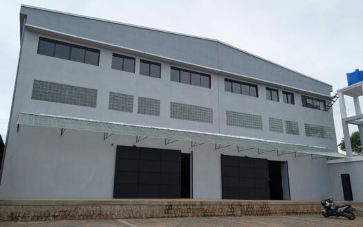 À louer – Entrepôt neuf à 2 niveaux de 1 040 m2 – Mandrosoa Ivato