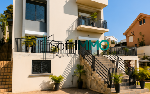 À louer | Villa duplex meublée & équipée 𝗔𝗠𝗕𝗢𝗛𝗜𝗧𝗥𝗔𝗥𝗔𝗛𝗔𝗕𝗔